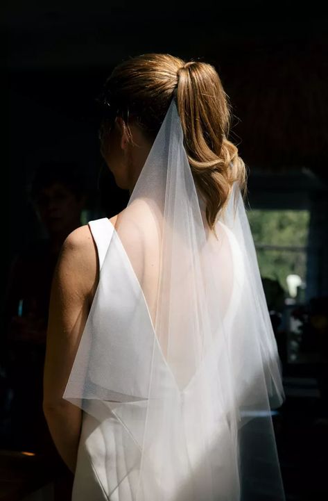 Ponytail Veil, Ponytail Wedding Hairstyles, Ponytail Wedding, Wedding Ponytail Hairstyles, Bridal Ponytail, Wedding Ponytail, Hair Clip Hairstyles, Hair Accessories Bun, Bridal Hairdo