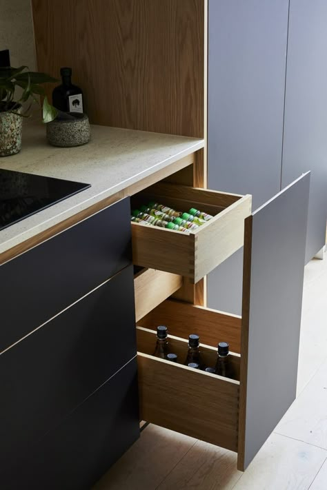 Modern Kitchen Storage, Clever Kitchen Storage, Pantry Organisation, Joinery Design, Kabinet Dapur, Spice Drawer, Kitchen Showroom, Kitchen Pulls, Kitchen Organisation