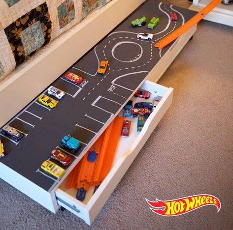 Organise Room, Toy Car Storage Ideas, Car Storage Ideas, Diy Toy Car, Boy Car Room, Diy Toys Car, Hot Wheels Storage, Hot Wheels Room, Storage Toys