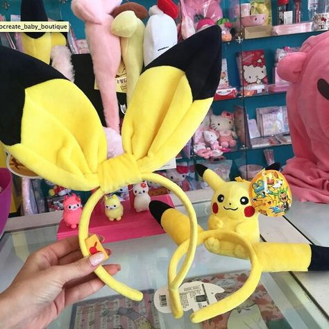 Pikachu Party Ideas, Ribbon Flip Flops, Pokemon Themed Party, Pikachu Cake, Pokemon Room, Geek Party, Pokémon Party, Pokemon Diy, Pokemon Craft