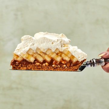 Bananas Foster Pie, Bananoffee Pie, Baked Graham Cracker Crust, Antipasto Recipes, Banoffee Pie Recipe, Thanksgiving Pie Recipes, Honey Roasted Peanuts, Salted Nuts, British Desserts