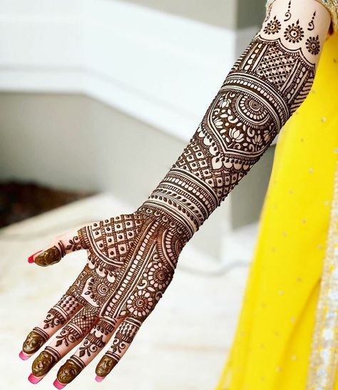 25+ Latest Full Hand Mehndi Designs For Eid 2021 - Glossnglitters Wedding Henna Designs, Rajasthani Mehndi Designs, Tato Henna, Hand Mehndi Design, Mehndi Designs 2018, Modern Mehndi Designs, Engagement Mehndi Designs, Stylish Mehndi Designs, Latest Bridal Mehndi Designs