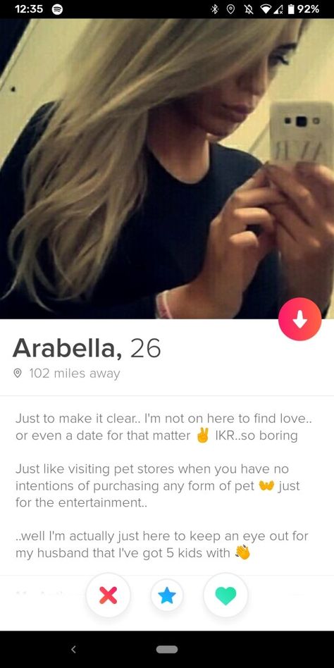 Tinder Bio Girl Funny, Shameless Funny, Funny Dating Profiles, Funny Tinder Profiles, Funny Tinder, Tinder Profiles, Tinder Humor, Tinder Match, Dating Application