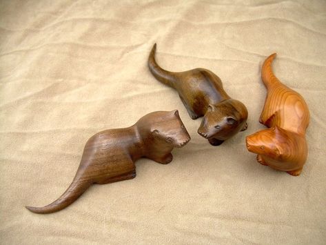 Otter Photography, Art Sculpture En Bois, Wood Whittling, Whittling Ideas, Carved Wooden Animals, Whittling Projects, Wooden Figures, Dremel Wood Carving, Wood Carving Designs