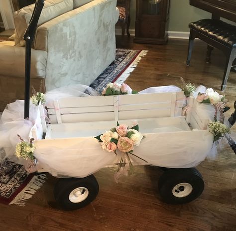 Wagon Wedding Decor, Wagon For Wedding Baby, Wedding Wagons For Flower Girl, Flower Girl Wagon Ideas, Diy Wedding Wagon, Ring Bearer Wagon, Wagon Wedding, Flower Girl Wagon, Wedding Wagon