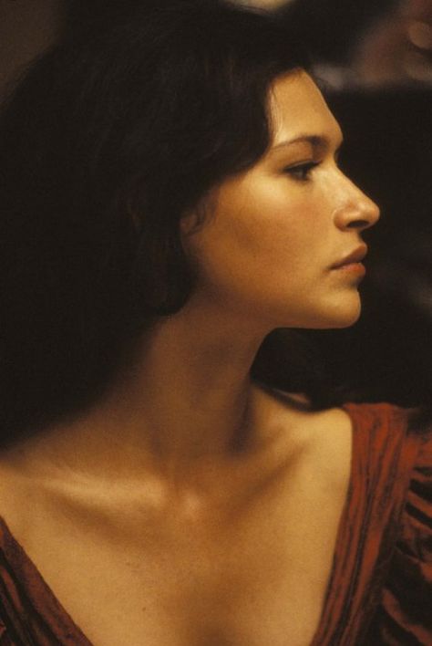 Still of Karina Lombard in Wide Sargasso Sea (1993). Not a book, but still need to check this out. Marina from the L Word + Jean Rhys novel? OMG I can't handle this! Wide Sargasso Sea, Karina Lombard, Leisha Hailey, Sargasso Sea, L Word, Legends Of The Fall, The L Word, Vintage Beauty, Picture Photo