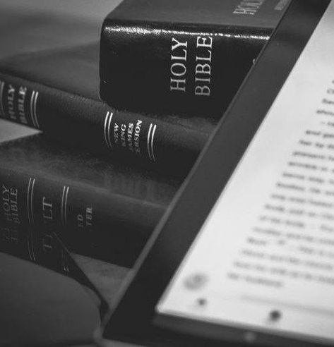 Black Bible Aesthetic, Dark Bible Aesthetic, Bible Aesthetic Dark, Vintage Books Aesthetic Dark, Old Books Aesthetic Dark, Gothic Bible, Holy Bible, Dnd Characters, Dark Aesthetic