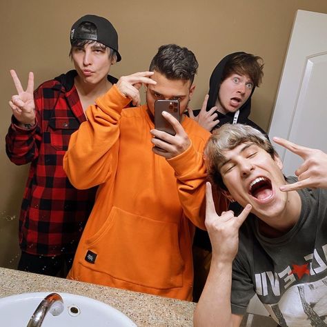 Photo Of People, Sam And Colby Fanfiction, Funny Photos Of People, Jake Weber, Friendship Photography, Trap House, Fangirl Problems, Funny Photo, Colby Brock