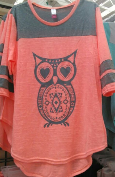 comfy tshirt - owl Owl Room Decor, Owl Clothes, Owl Shirt, Owl Crafts, Beautiful Owl, Owl Patterns, Owl Decor, Owl Lovers, Fall Winter Wardrobe