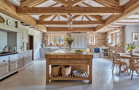 Huge Country Kitchen, Big Country Kitchen, English Manor Kitchen, English Country Kitchen Ideas, English Countryside Kitchen, English Country Kitchen, English Country Design, Classic English Kitchen, Tom Howley