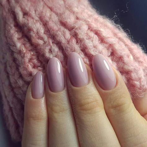 Shellac Nude Nails, Nude Nails Almond, Nails Almond, Minimalist Nails, Classy Nails, Fancy Nails, Chic Nails, Gorgeous Nails, Perfect Nails