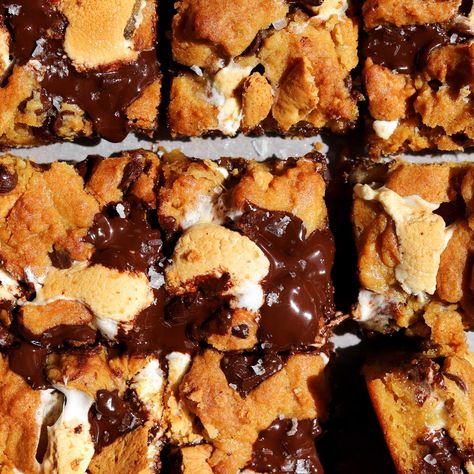 GOOEY Pumpkin S'mores Bars (with VIDEO) - Scientifically Sweet Pumpkin Smores, Scientifically Sweet, Smores Bars, S Mores Bars, Meal Rotation, Chocolate Chip Pecan Cookies, Yams Recipe, Cookie Base, Chocolate Peanut Butter Pie