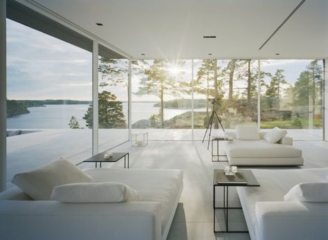 Villa Överby in Stockholm, Sweden designed by John Robert Nilsson Arkitektkontor. © Åke Eson Lindman Sweden House, Modern Lake House, White Furniture, A Living Room, Glass House, Large Windows, 인테리어 디자인, Interior Architecture Design, Summer House