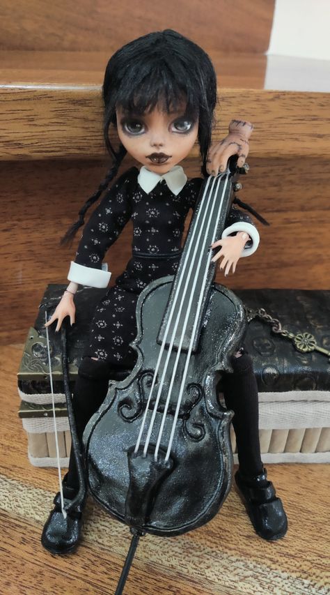 Wendy Adams, Wednesday Doll, Halloween Wednesday, Wednesday Addams Doll, Halloween Torte, Diy Crochet Slippers, Steampunk Dolls, Monster High Doll Clothes, Barbie Miniatures