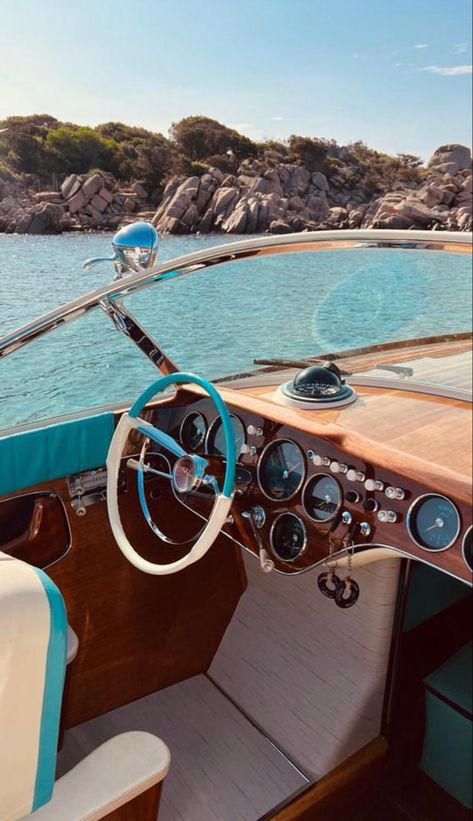 #riva #aquarama #boat #jetset #luxurylife Sailing Boat Aesthetic, Riva Aquarama, Riva Boat, Boat Fashion, Boat Life, Boats Luxury, Luxury Aesthetic, Money Aesthetic, Motor Boats