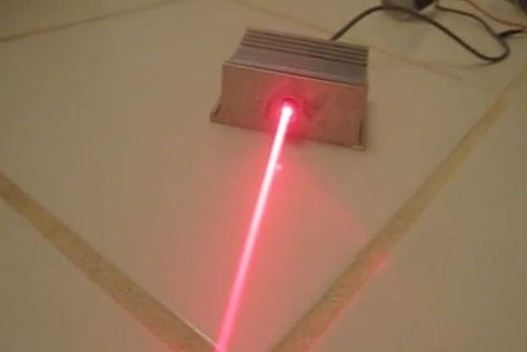 Picture of Laser from dead computer Alter Computer, Old Pc, Computer Projects, Diy Tech, Diy Gadgets, Tech Diy, Electronics Basics, Electronic Schematics, Electronic Circuit Projects