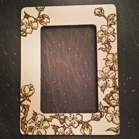 Woodburned Picture Frames, Mother’s Day Wood Burning, Wood Burn Picture Frame, Wood Burned Picture Frame, Woodburning Ideas, Heart Picture Frame, Wood Art Projects, Pyrography Art, Wood Burning Art