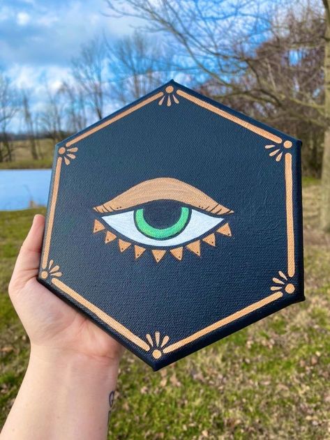 Octagon Painting Ideas, Witchy Canvas Art, Trippy Eyes Painting, Paintings On Hexagon Canvas, Octagon Canvas Painting Ideas, Hexagon Canvas Painting Ideas Easy, Hexagon Canvas Painting Ideas Acrylic, Hexagon Painting Ideas, Witchy Painting Ideas Easy