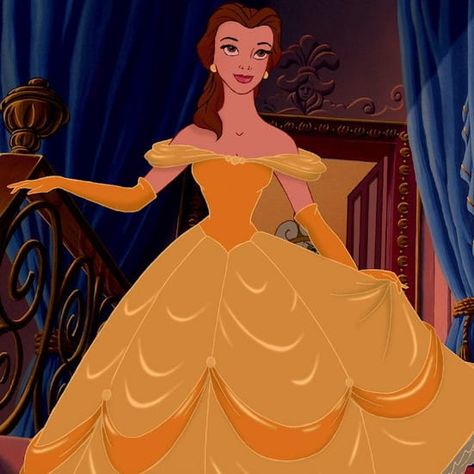 If Disney Princesses Had Realistic Waistlines Fera Disney, Realistic Disney Princess, Bella Disney, Belle Gown, Disney Princess Outfits, Disney Belle, Disney Princess Belle, Belle Beauty And The Beast, Images Disney