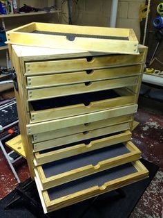 Tool Chest with Trays - Woodworking Talk - Woodworkers Forum Wooden Tool Box, Woodworking Store, Woodworking Tools Workshop, Woodworking Cabinets, Woodworking Storage, Best Woodworking Tools, Woodworking Box, Woodworking For Kids, Into The Wood