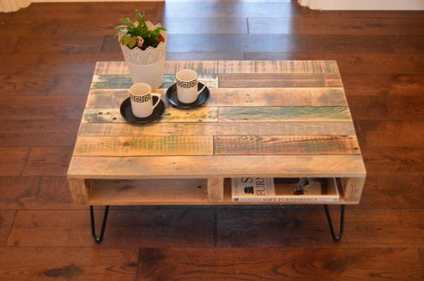 Palette Coffee Table, Minwax Stain Colors, Pallet Wood Coffee Table, Palette Furniture, Pallet Home Decor, Center Table Living Room, Sitting Room Decor, Minwax Stain, Wooden Pallet Furniture