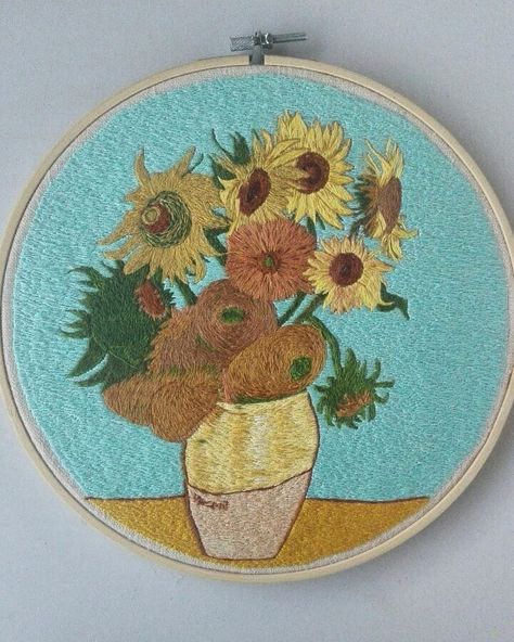 Textile Art Embroidery, Embroidery Wall Art, Embroidery Template, Contemporary Embroidery, Embroidery Works, Hand Work Embroidery, Hand Embroidery Flowers, Art Embroidery, Thread Painting