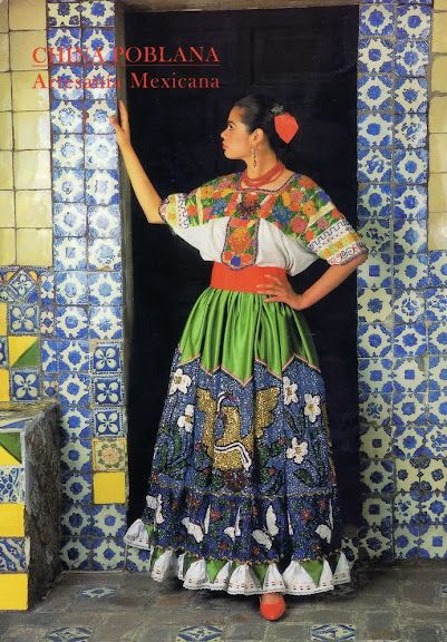 "China Poblana" dress; traditional dress from the state of Puebla, Mexico Mexican Dressing, Beautiful Mexico, Traditional Mexican Dress, Ballet Folklorico, Costumes Around The World, Woman Costume, Mexican Fashion, Mexican Heritage, Mexican Outfit