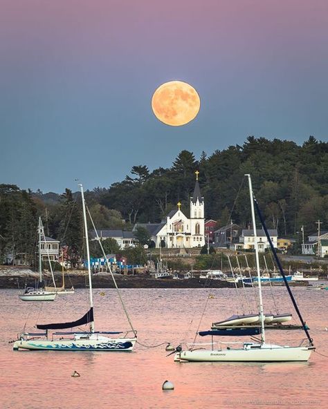 Super Moon over Our Lady of Peace Church in Boothbay Harbor, ME Our Lady Of Peace, Beautiful Full Moon, Boothbay Harbor Maine, Travel Maine, Boothbay Harbor, East Coast Road Trip, Maine Vacation, Maine Travel, Catholic Churches