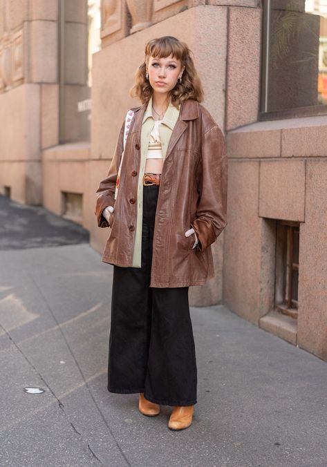 Ella - Hel Looks - Street Style from Helsinki Leather Casual Outfit, Wide Black Jeans, Hel Looks, Walburga Black, Juergen Teller, High Heeled Boots, Quoi Porter, Street Style Blog, Looks Street Style