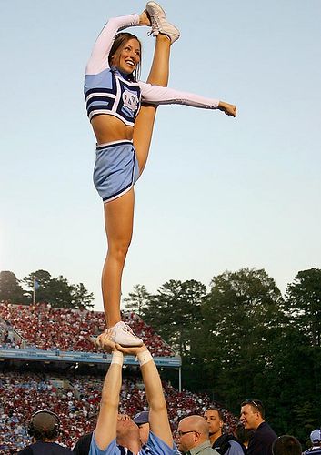 North Carolina Legs CHEER stunt bow and arrow cheerleading cheerleader from Kythoni's Cheerleading: Stunts board http://pinterest.com/kythoni/cheerleading-stunts-bow-arrow-heel-stretch-scorpio/ m.27.123 #KyFun Cheer Flexibility, Cheerleading Pics, Cheer Team Pictures, Cheer Photography, Cheer Routines, College Cheerleading, Cheerleading Stunt, College Cheer, Football Cheerleaders