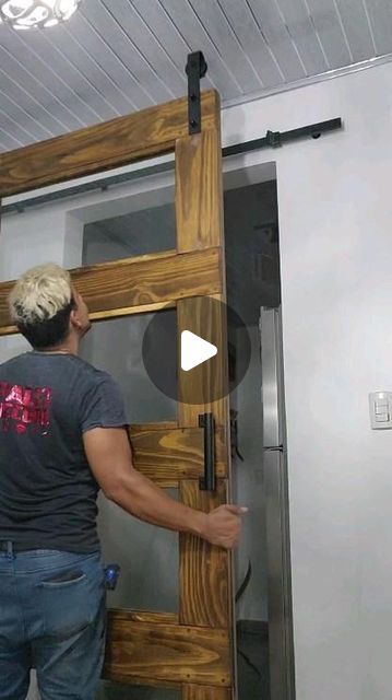 Palet Decore Store Panamá on Instagram: "Instalando puerta estilo granero tipo francesa country 🤗
Una excelente opción para darle un toque diferente a tu hogar 🤗
Acabado: Country semi rústico
Precio: $450 (incluye puerta, riel e instalación)
Medidas en el video
🙋🏽 🔥 🔨
#compras #507 #panagram #palet #muebles #decoracion #panama #mascotas #perros #gatos #love #pet #hogar #decor #store #pty507" January 25, Love Pet, Panama, Pet, On Instagram, Instagram