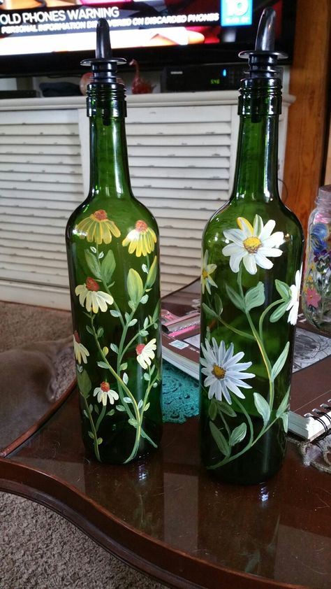 Wine Bottles Painted by Denise Crawford Painted Wine Bottles Diy, Paint Daisies, Holiday Wine Bottle Crafts, Bottle Mandala, Wine Bottle Flowers, Bottle Paintings, Reuse Wine Bottles, Bottle Diy Crafts, Painted Glass Bottles