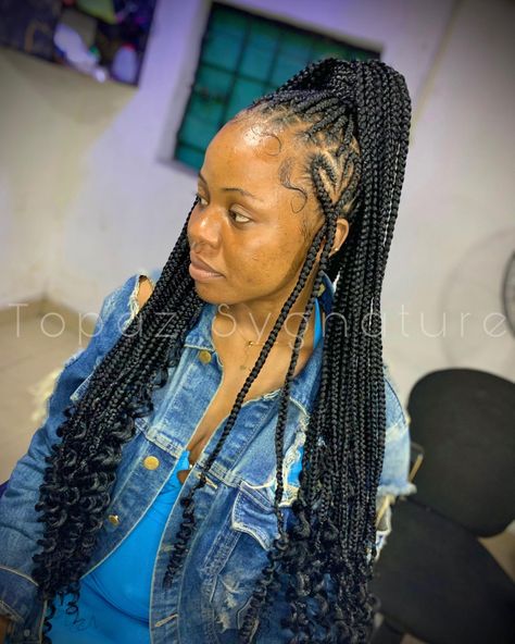 Knotless braids with heart design Knotless Braids With Heart Design, Small Knotless With Curls, Braids With Heart Design, Knotless Braids With Heart, Knotless With Curls, Braids With Heart, Small Knotless, Knotless Braids, Heart Design