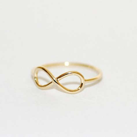 Infinity gold ring Gold Rings Ideas, Elegant Ring Designs, Infinity Gold Ring, Gold Ring Ideas, Infinity Ring Design, New Ring Designs Gold, Ring Design In Gold, Gold Ring Design, خواتم خطوبة