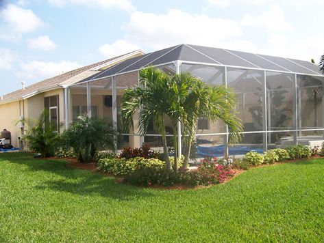 Lanai Landscape Ideas, Pool Enclosure Landscaping, Landscaping Around Lanai, Landscaping Around Pool Cage, Lanai Ideas Florida, Pool Cage Landscaping Ideas, Pool Privacy Landscaping, Florida Backyard Ideas, Lanai Decorating Ideas Florida