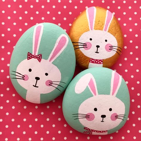 Egg Painting Ideas Easy, Diy Easter Painting, Bunny Painting Ideas, Easter Egg Rock Painting Ideas, Easy Egg Painting Ideas, Painted Easter Rocks, Easter Rocks Painting Ideas, Easter Stone Painting, Rock Painting Easter