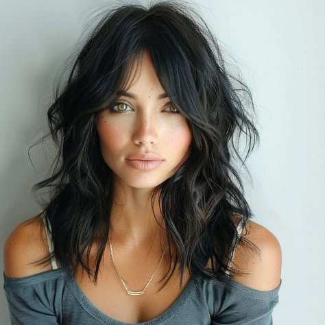 Choppy Ends Haircut Medium, Dark Hair Haircut, Rambut Brunette, Layered Hair With Bangs, Long Dark Hair, Bob Haircuts For Women, Penteado Cabelo Curto, Hair Color And Cut, Long Layered Hair