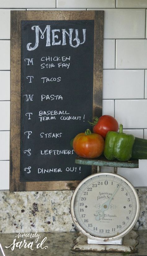 Use this easy DIY Chalkboard Weekly Menu Planner to showcase your planned meals for the entire family to see. Use this simple organization tool to plan your grocery shopping and outings. Simple Organization, Kitchen Chalkboard, Weekly Menu Planners, Diy Organizer, Menu Planner, Organization Board, Diy Kitchen Decor, Diy Chalkboard, Menu Planners