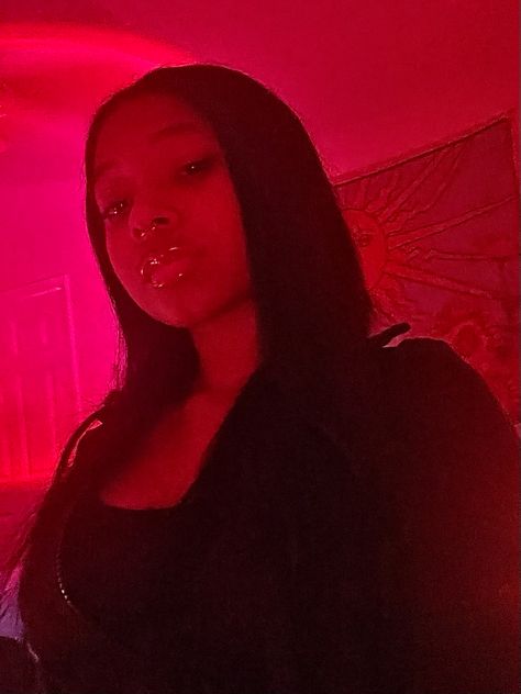 Led Lights Picture Ideas Selfie, Selfie Ideas Led Lights, Red Led Snaps, Led Light Selfie, Red Led Lights Selfie, Baddie Led Light Pics, Purple Led Lights Selfie, Light Girls, Red Led Lights