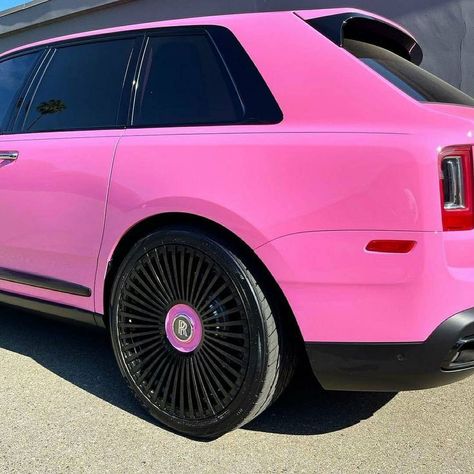 Pink Rolls Royce, Interior Car Cleaning, Car Rolls Royce, Car Interior Ideas, Aesthetic Car Accessories, Rolls Royce Car, Cars Chevrolet, Car Decorations Interior, Tokyo Drift Cars