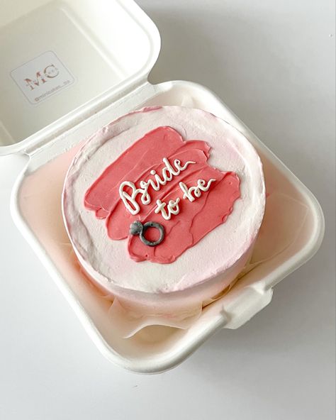 Bride to be bento cake Bridal Bento Cake, Bridal Shower Bento Cake, Bride To Be Bento Cake, Bride To Be Cake Design, Bride To Be Wallpaper, Bride To Be Cakes Ideas, Korean Pastry, Welcome Home Cakes, Bride To Be Cake