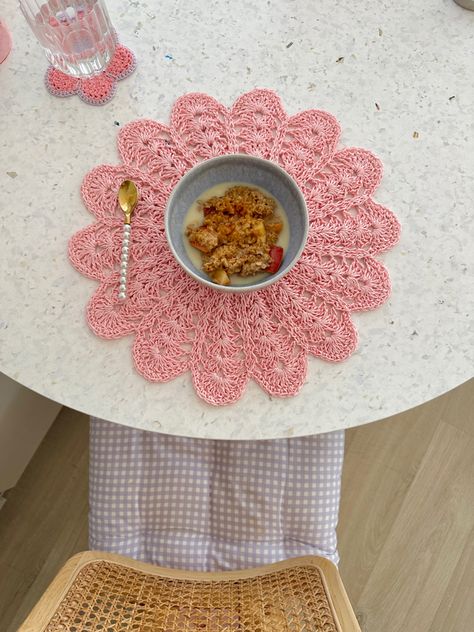 Placemat Aesthetic, Knitted Napkins, Soft Pastel Aesthetic, Tea Party Table, Crochet Placemats, Crochet Business, Gift Inspo, Couture Embroidery, Crochet Kitchen