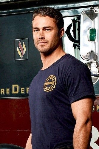 Taylor Kinney Kelly Severide, Taylor Kinney Chicago Fire, Fall Tv, Taylor Kinney, Six Feet Under, Chicago Fire, Handsome Actors, Good Looking Men, Man Crush