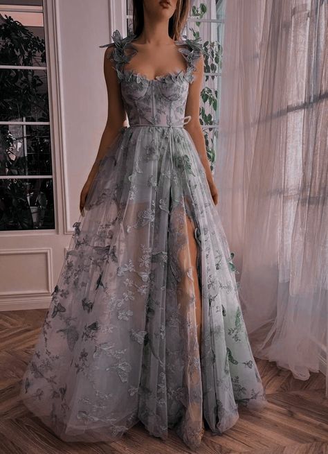 Cottege Core Prom Dresses, Prom Dress Garden Theme, Prom Dress Ethereal, Aesthetic Formal Dresses, Enchanted Garden Prom Dress, Dream Prom Dress, High School Prom, Wedding Party Outfits, Deb Dresses