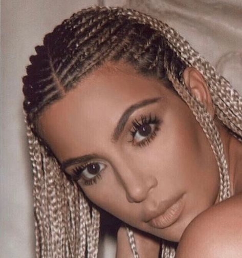 Kim Kardashian Kim Kardashian Cornrows, White Cornrows, Vacay Braids, Box Dreads, Kim Kardashian Braids, Kardashian Braids, My 24th Birthday, Braiding Hair Colors, Hair Braid Patterns