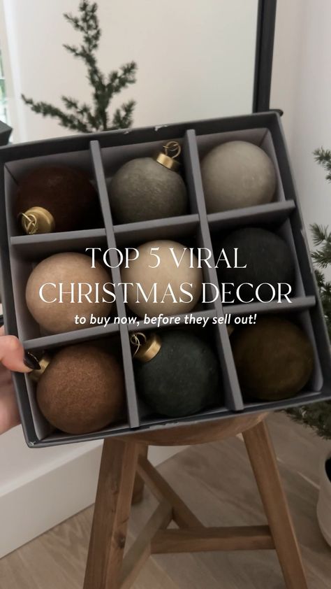 Modern Minimal Christmas Tree, Christmas Tree Inspiration Neutral, West Elm Christmas Decor, Best Modern Christmas Tree, Black And Natural Christmas Tree, Black And Neutral Christmas Decor, Rustic Modern Christmas, Christmas Tree Decorations Minimalist, Buffalo Christmas