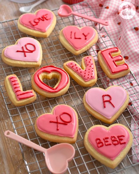 Sweet Valentine, Sugar Cookies Decorated, Cookie Decorating, Sugar Cookies, Valencia, Sugar Cookie, Valentines Day, Chef, Nutrition