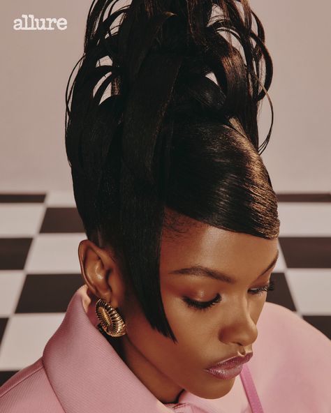 Adual Akol, Adrienne Raquel, 1990 Hairstyles, Black Hair 90s, French Roll Hairstyle, 90’s Hairstyles, 90s Hair, Roll Hairstyle, Iconic 90s