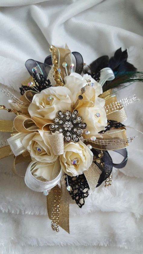 Corsage For Gold Dress Prom, Black And Gold Corsage, Gold Corsage Prom, Black And Gold Prom, Gold Corsage, Prom Flowers Corsage, Black Corsage, Dance Flowers, Homecoming Flowers