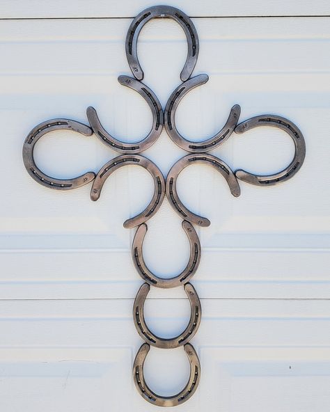 Now available at https://virgoendeavors.etsy.com More Items coming soon. Projects With Horseshoes, Cross Welding Projects, Horseshoe Cross Ideas, Welding Crafts Projects, Diy Horseshoe Crafts, Horse Shoe Welding Art Ideas, Horseshoe Welding Ideas, Small Metal Projects, Welded Gifts